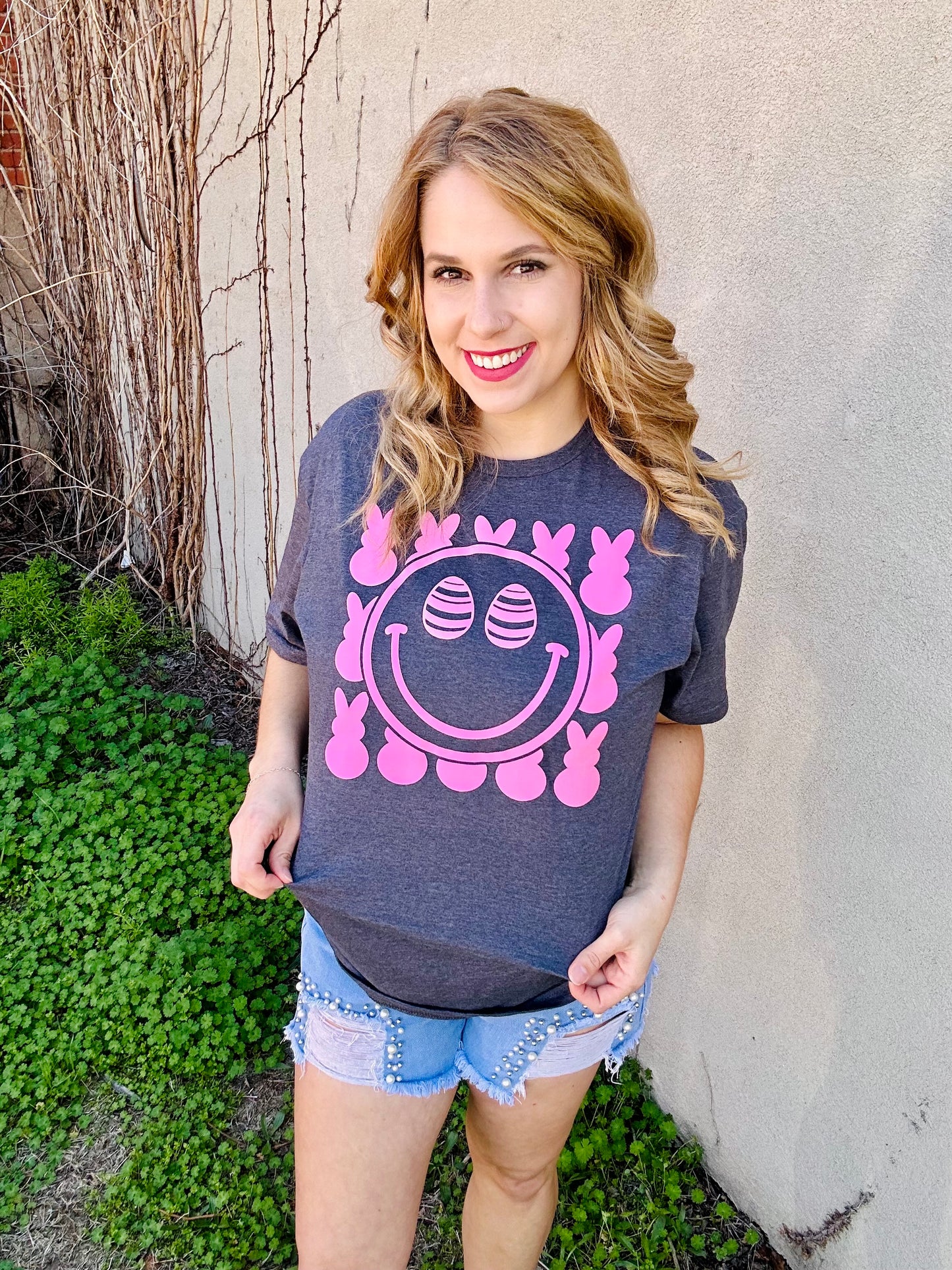 Smiley easter tee