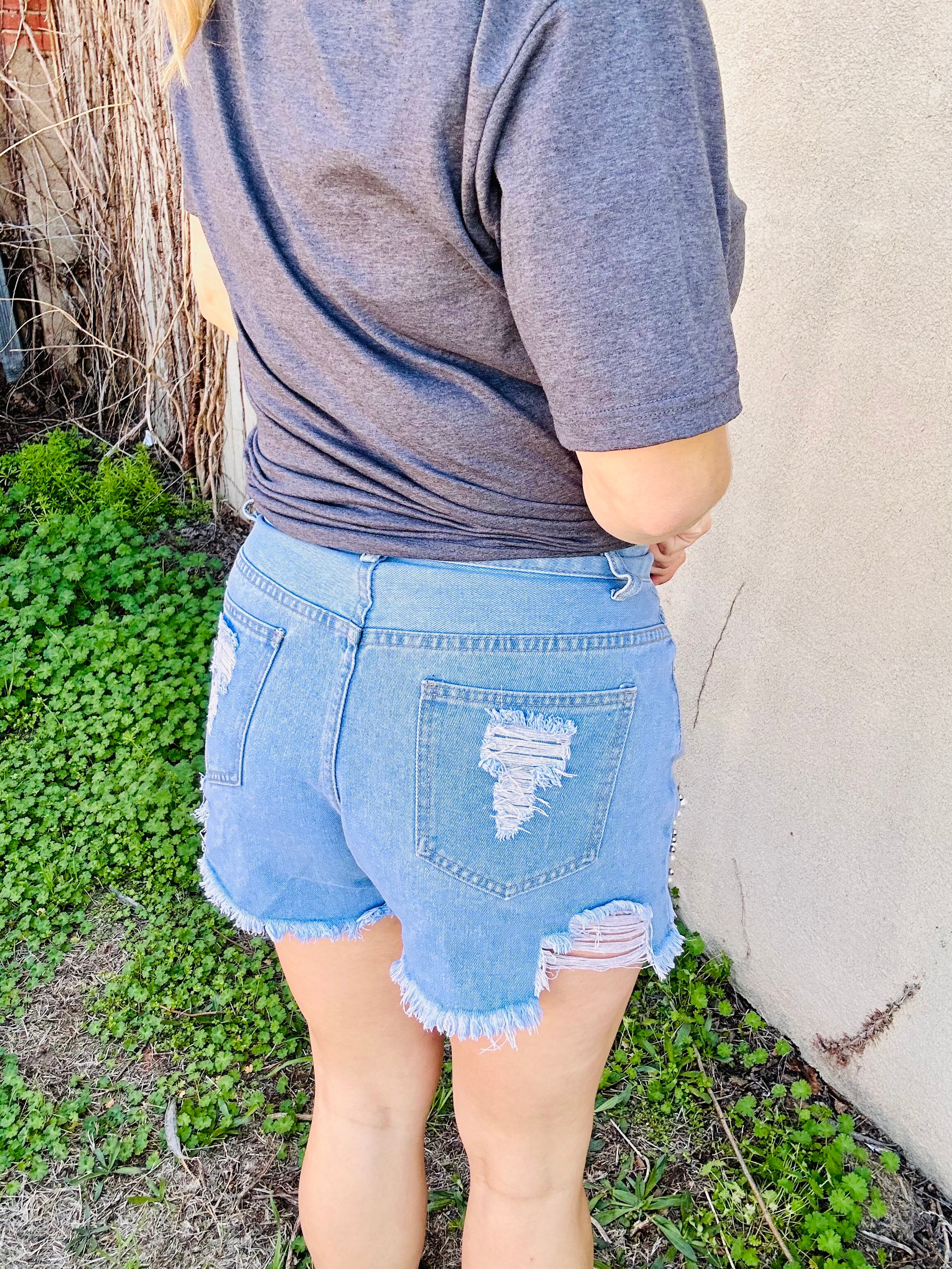 Denim light Wash shorts with pearls