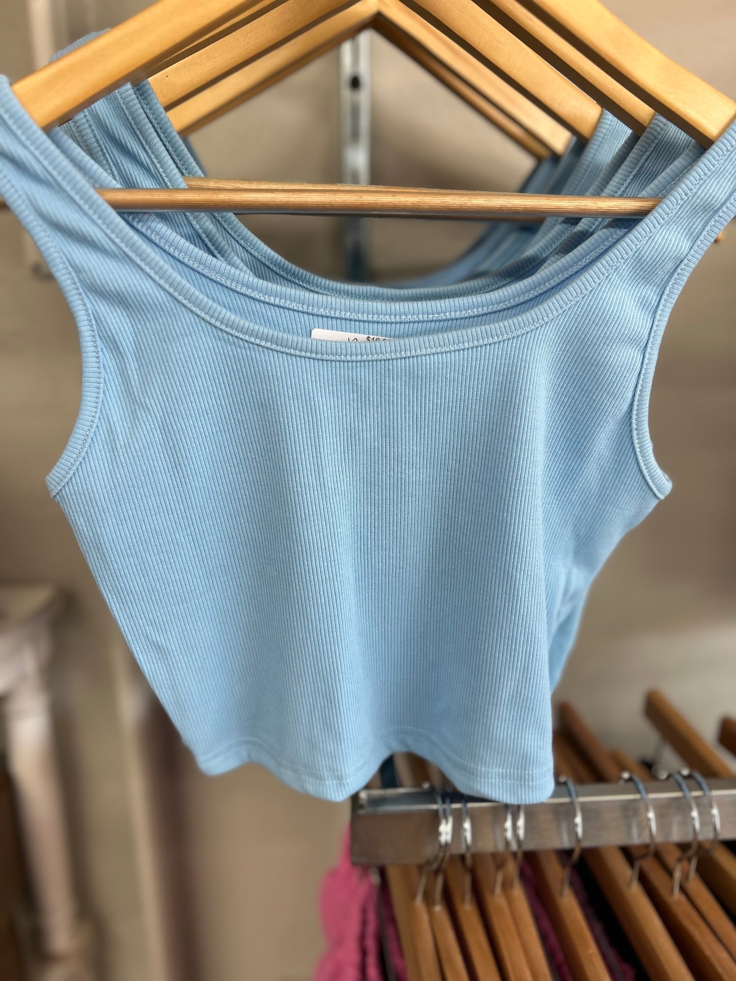 Solid color crop tank top