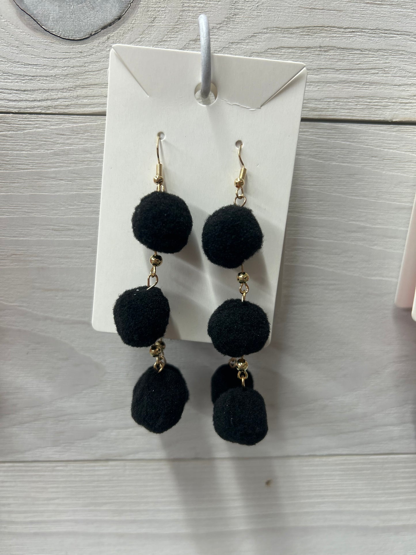 Pom pom earrings