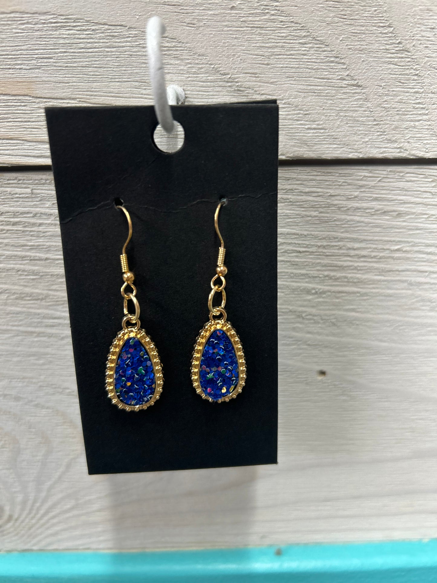 Teardrop bling earrings