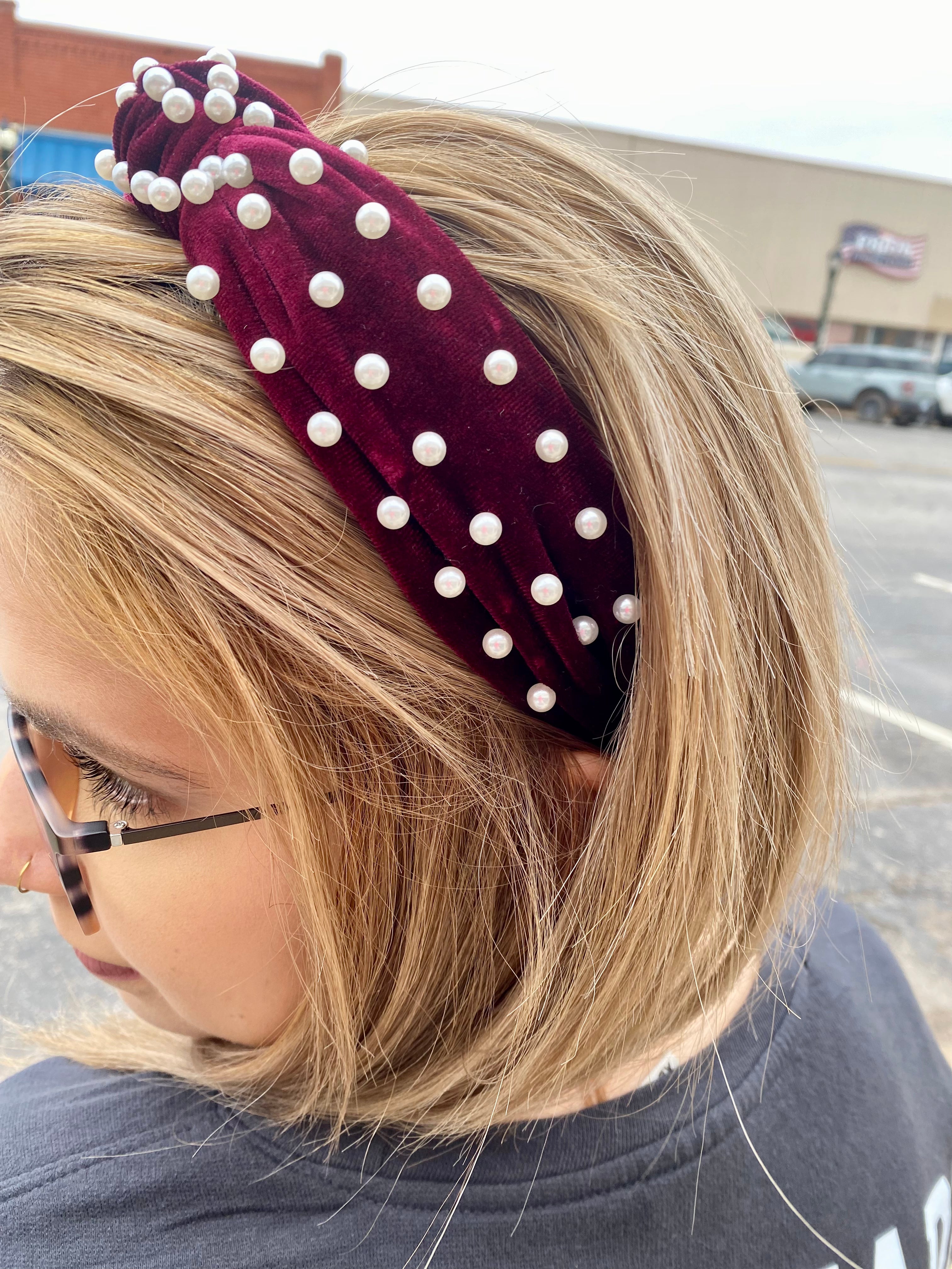 Knotted velvet with pearls headband
